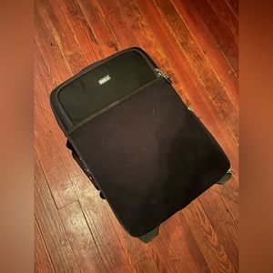 Think tank photo international V2.0 carry on roller bag